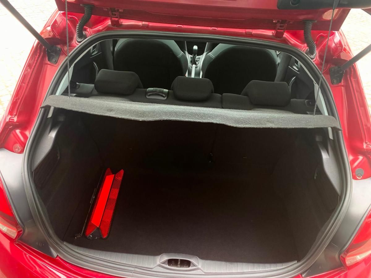 peugeot-208-2017-gasolina-1199cc