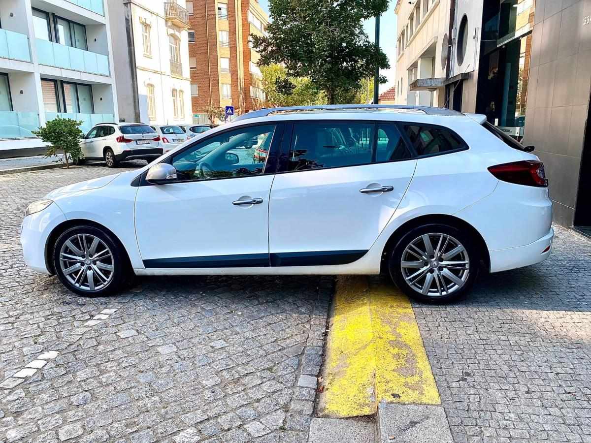 renault-megane-sport-tourer-2010-diesel-1461cc
