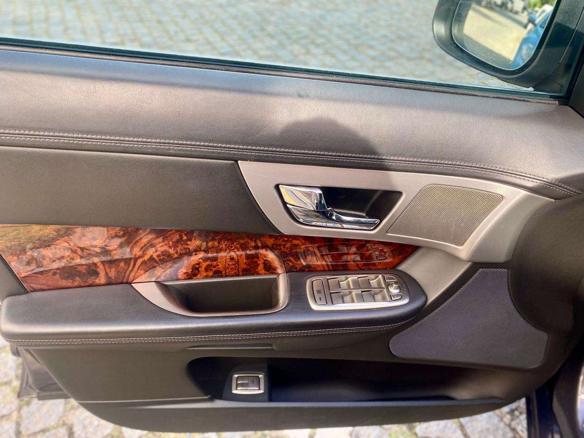 jaguar-xf-2008-diesel-2720cc