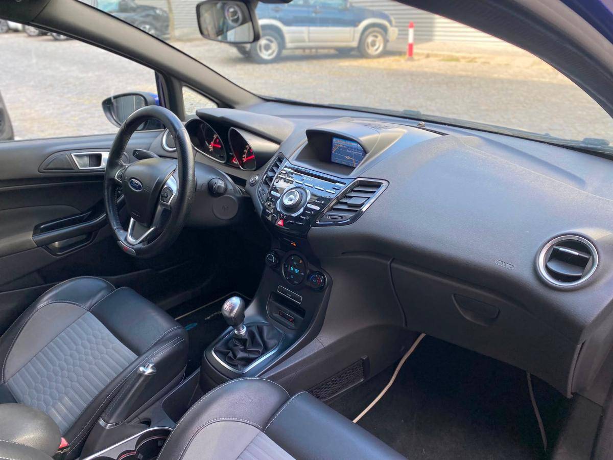 ford-fiesta-2015-gasolina-1596cc