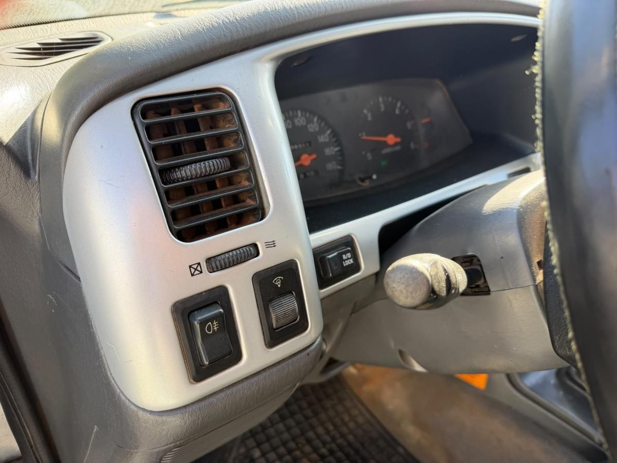 mitsubishi-l200-2000-diesel-2477cc