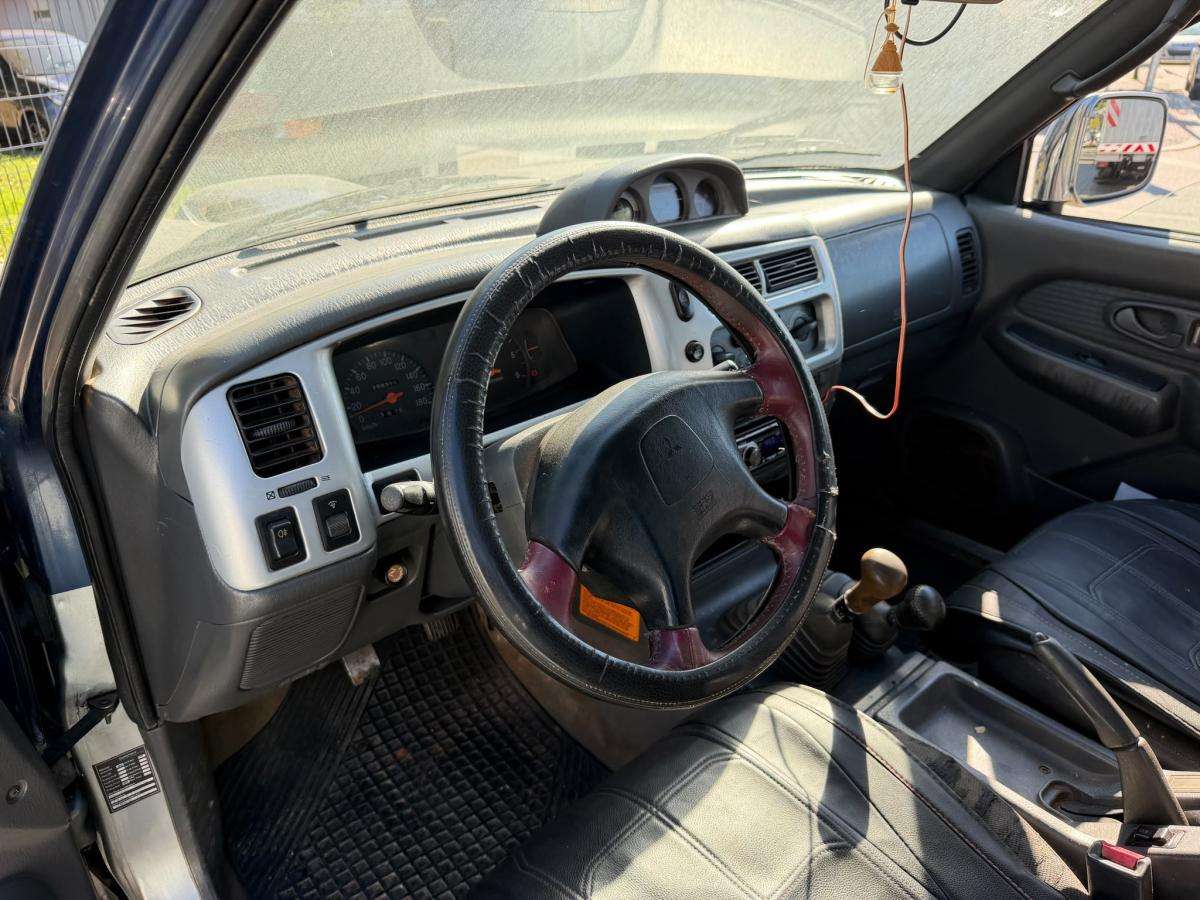 mitsubishi-l200-2000-diesel-2477cc