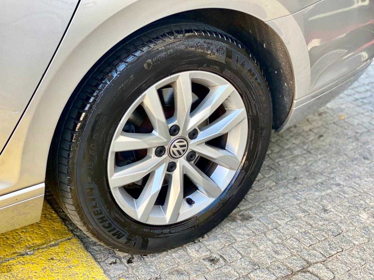 volkswagen-passat-variant-2018-diesel-1968cc