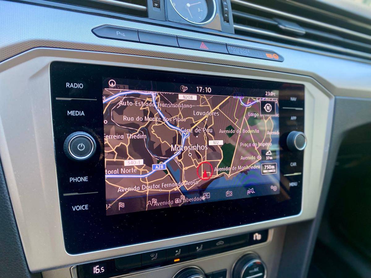 volkswagen-passat-variant-2018-diesel-1968cc