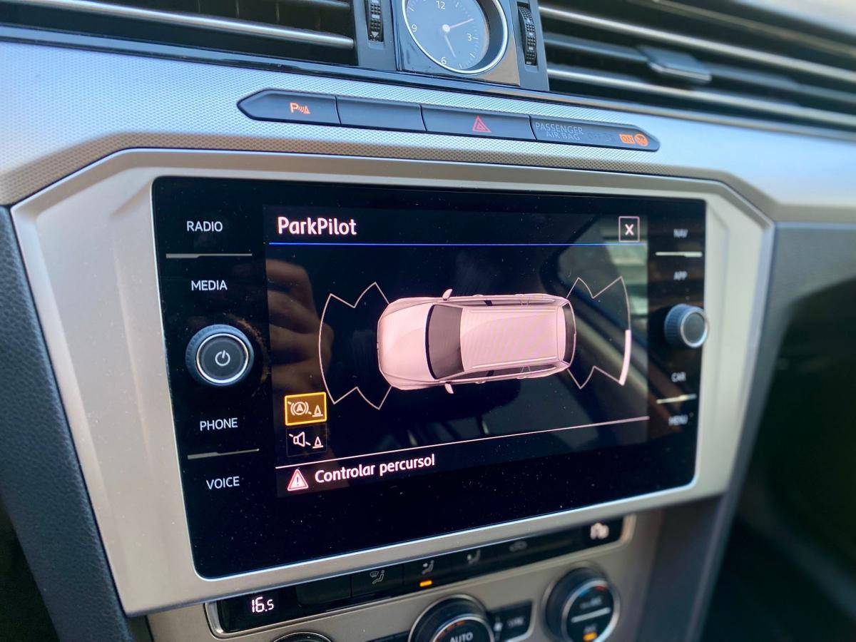 volkswagen-passat-variant-2018-diesel-1968cc