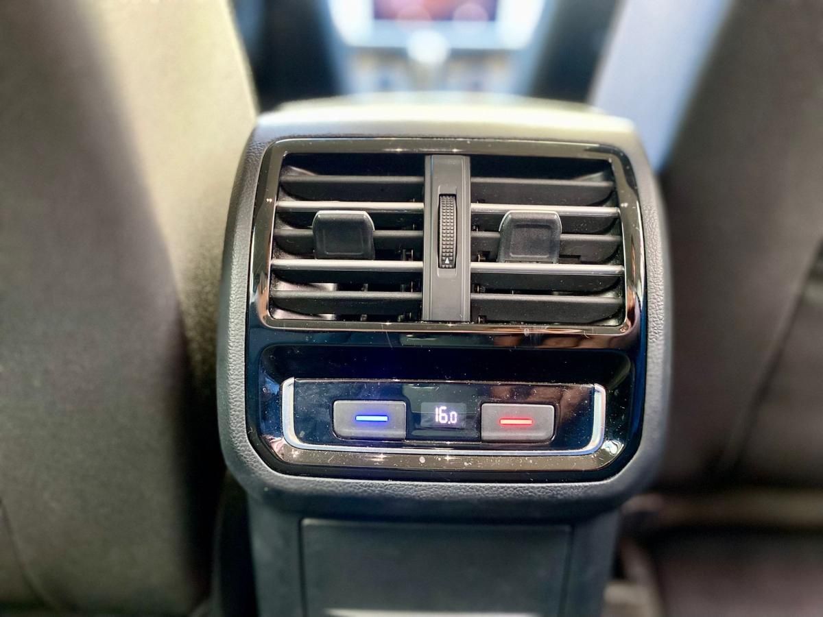 volkswagen-passat-variant-2018-diesel-1968cc