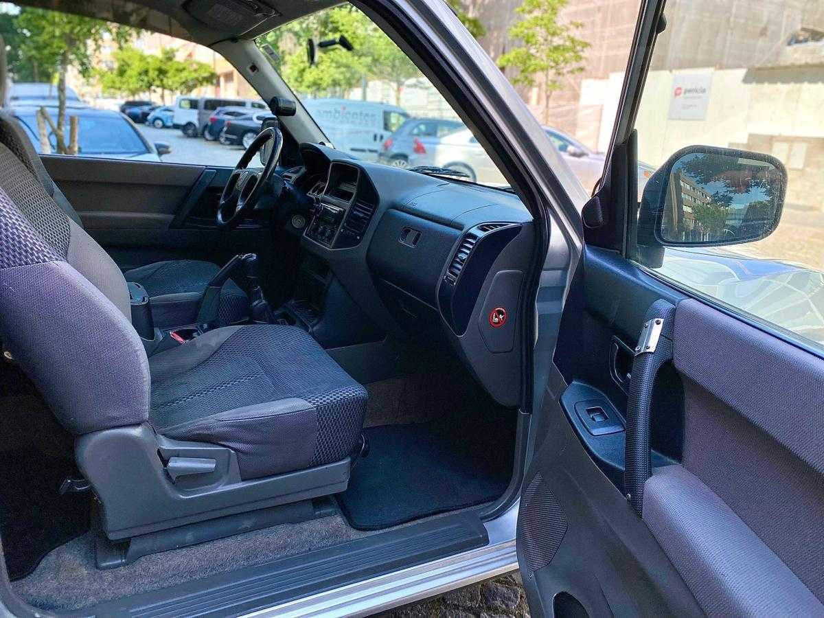 mitsubishi-pajero-2000-diesel-2477cc