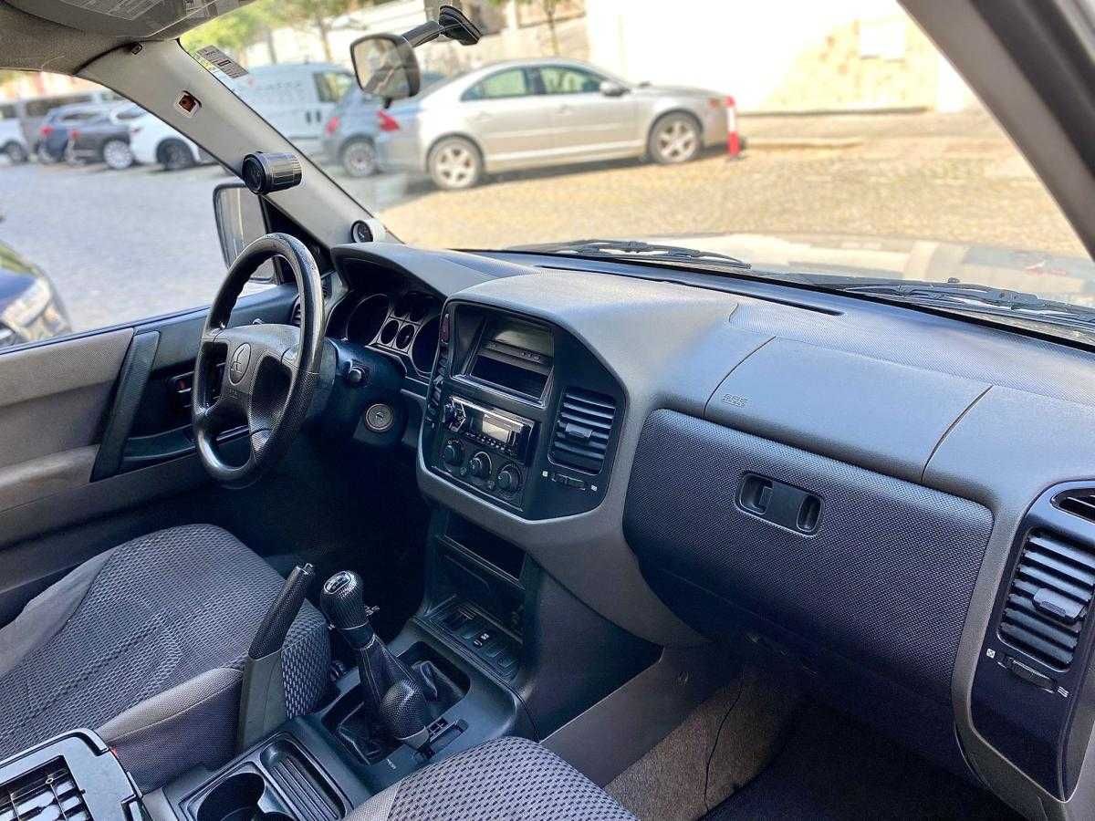mitsubishi-pajero-2000-diesel-2477cc