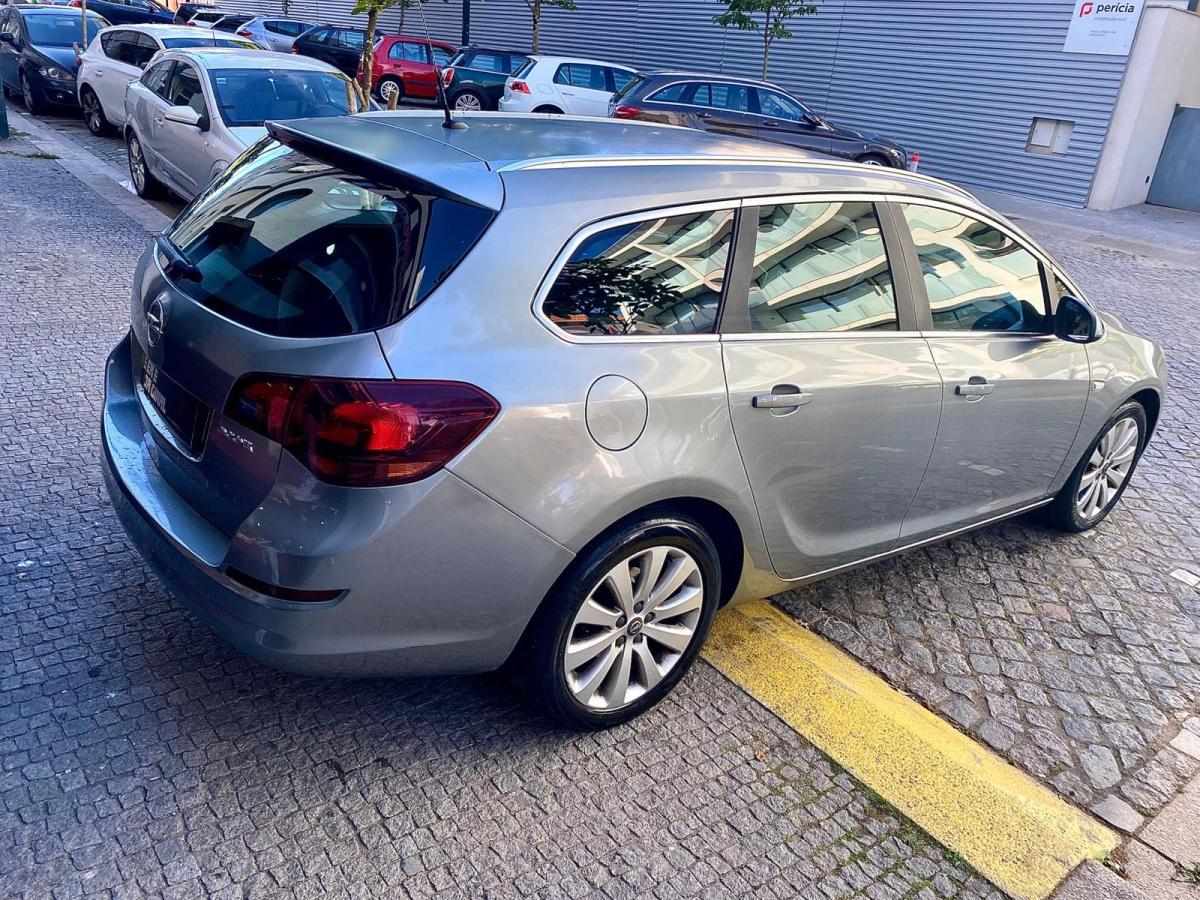 opel-astra-sport-tourer-2011-diesel-1248cc