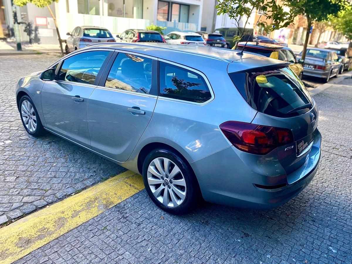 opel-astra-sport-tourer-2011-diesel-1248cc