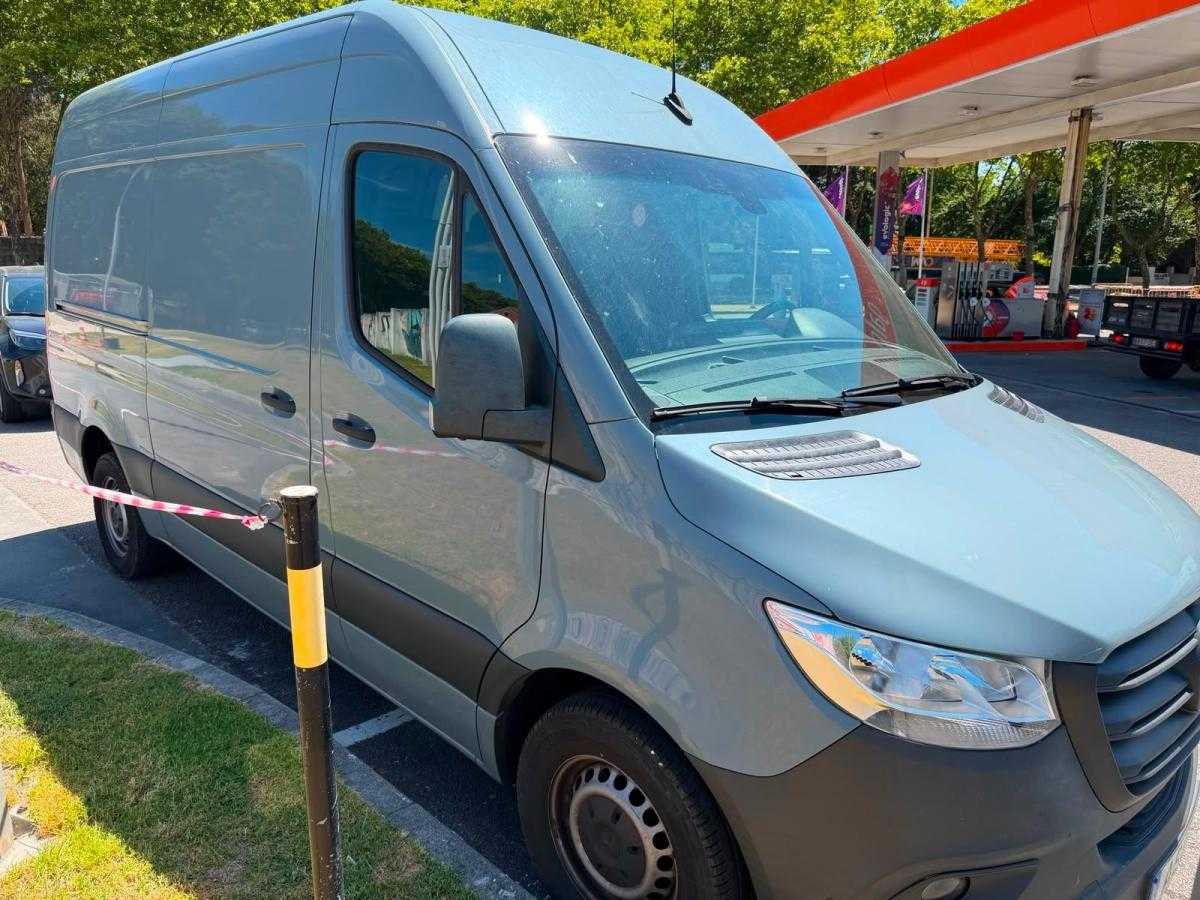 mercedes-benz-sprinter-2022-diesel-1950cc