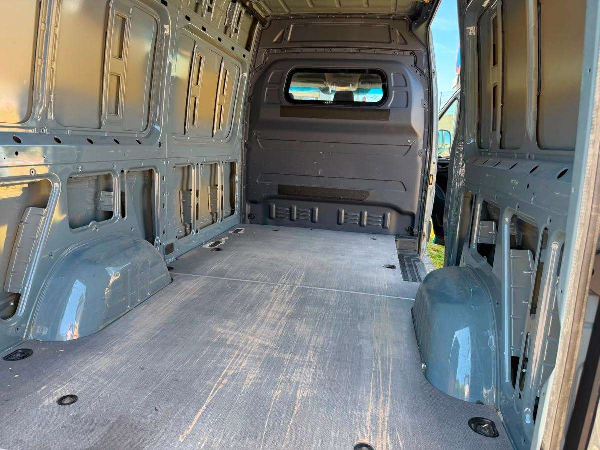 mercedes-benz-sprinter-2022-diesel-1950cc