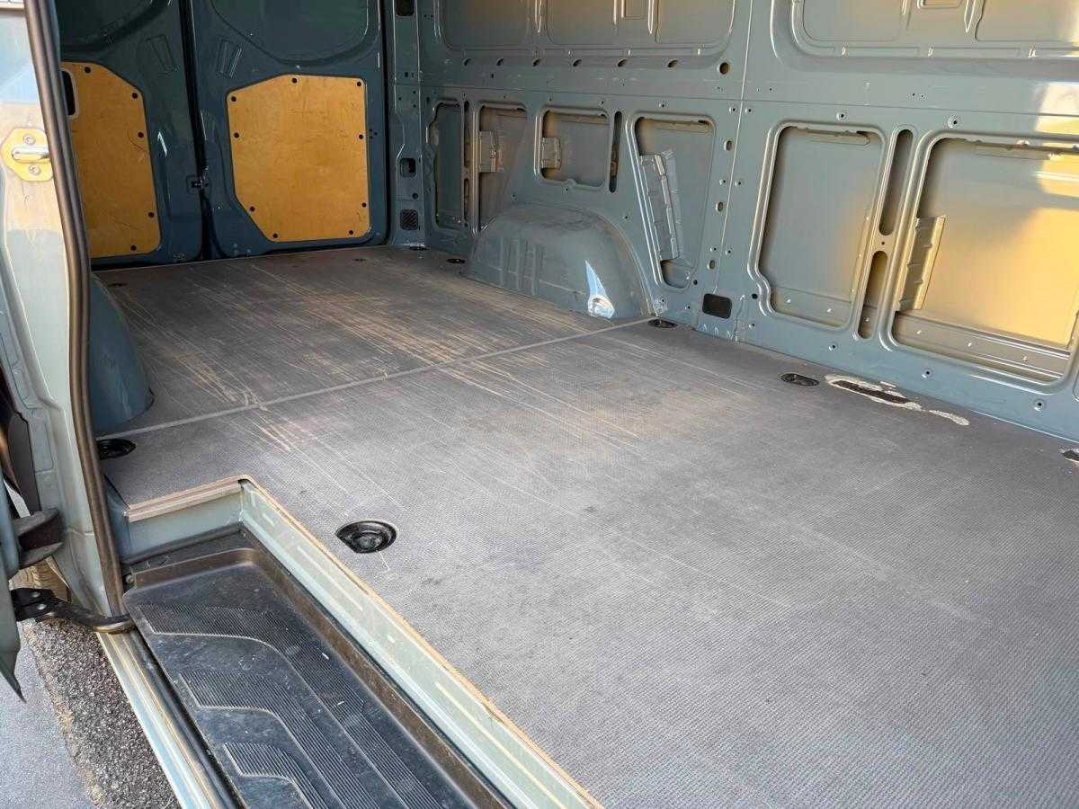mercedes-benz-sprinter-2022-diesel-1950cc
