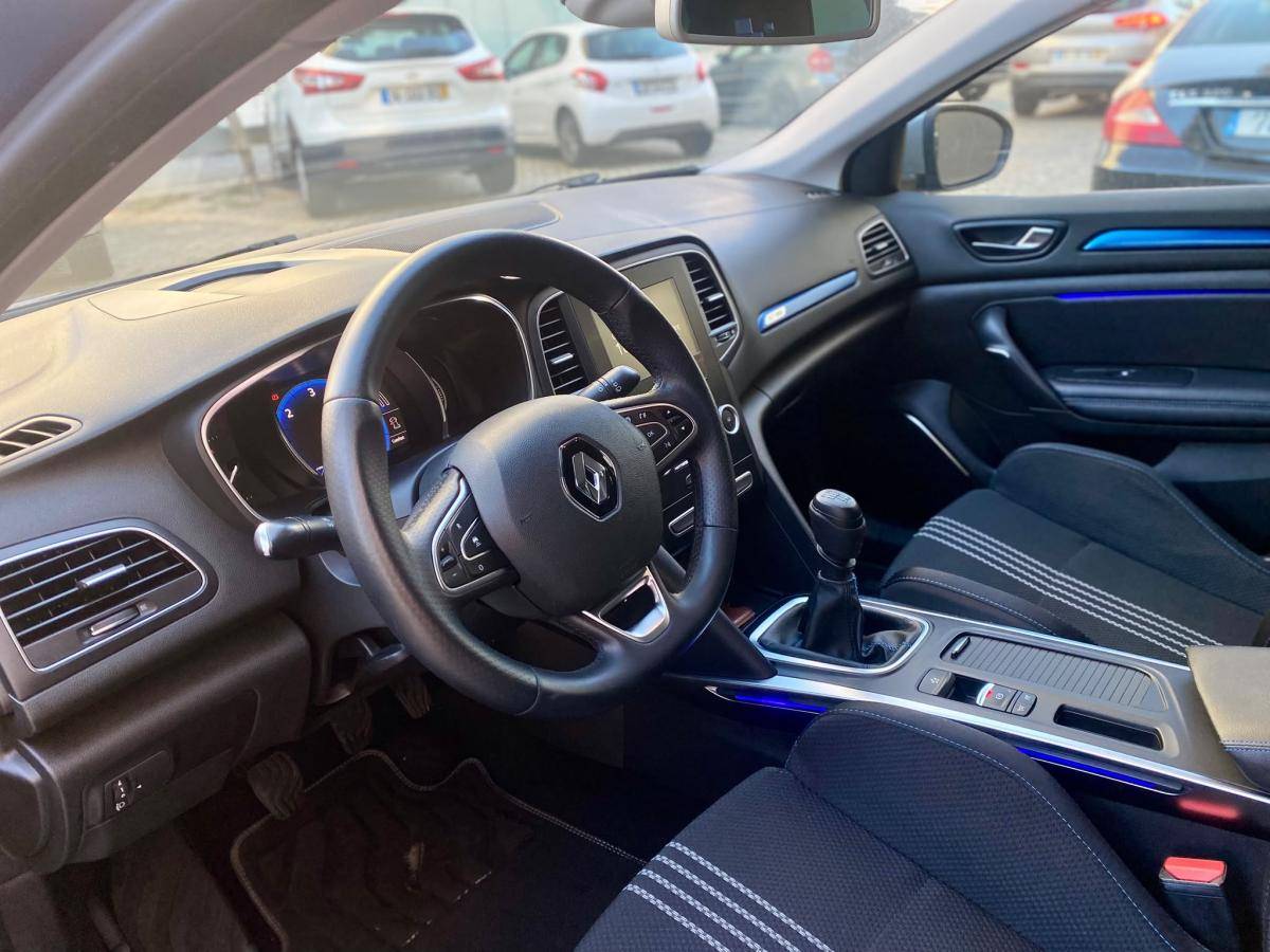 renault-megane-sport-tourer-2016-diesel-1598cc