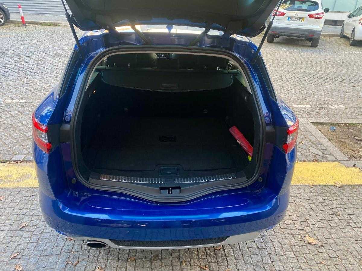 renault-megane-sport-tourer-2016-diesel-1598cc