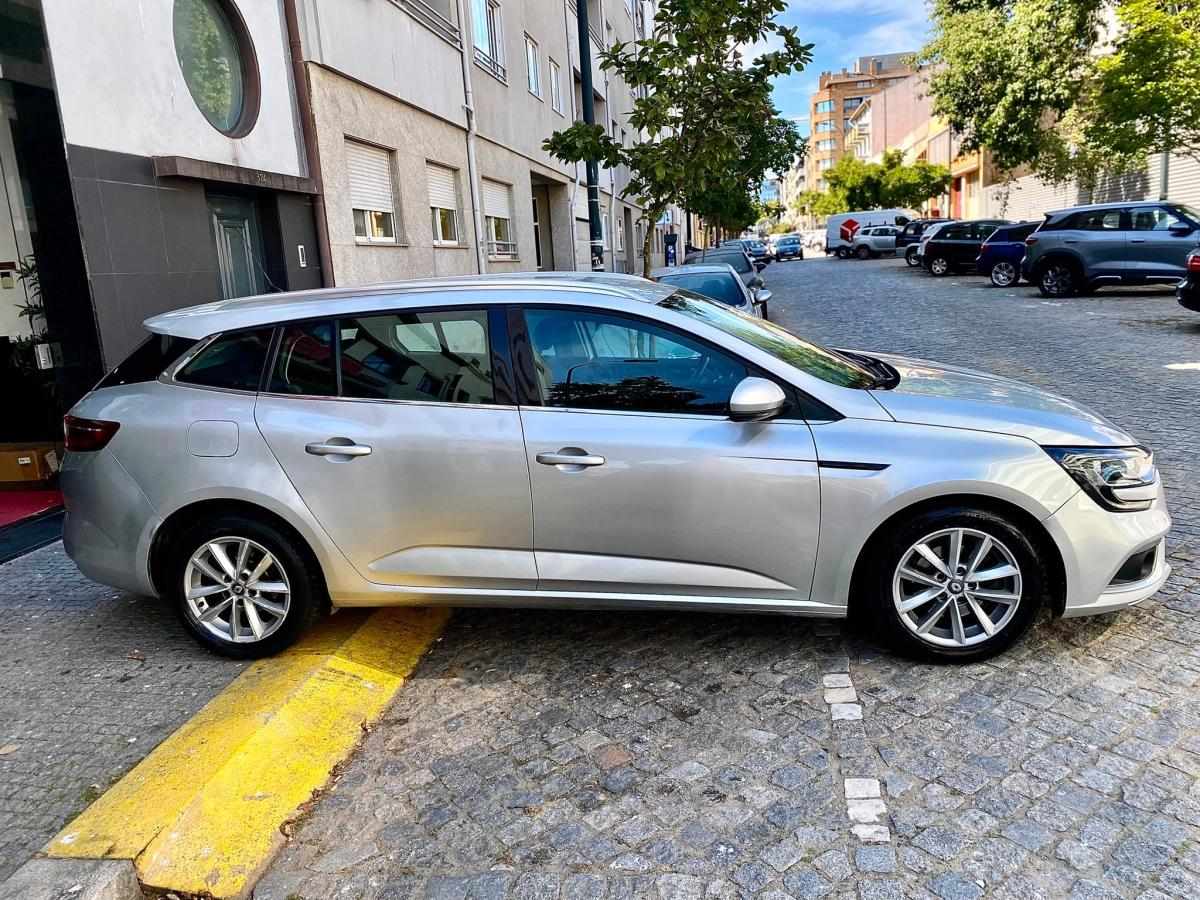 renault-megane-sport-tourer-2017-diesel-1461cc