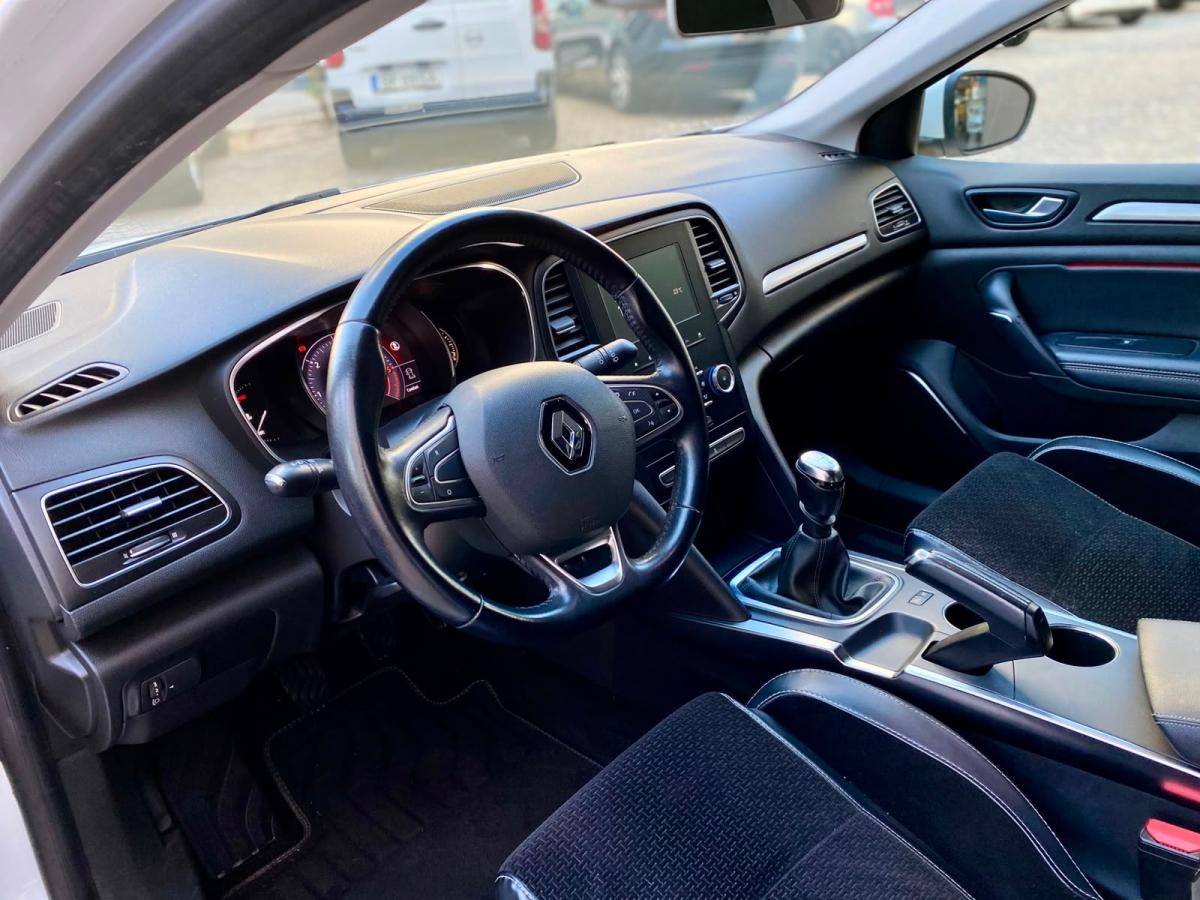 renault-megane-sport-tourer-2017-diesel-1461cc