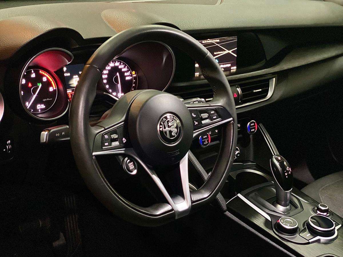 alfa-romeo-stelvio-2018-diesel-2143cc