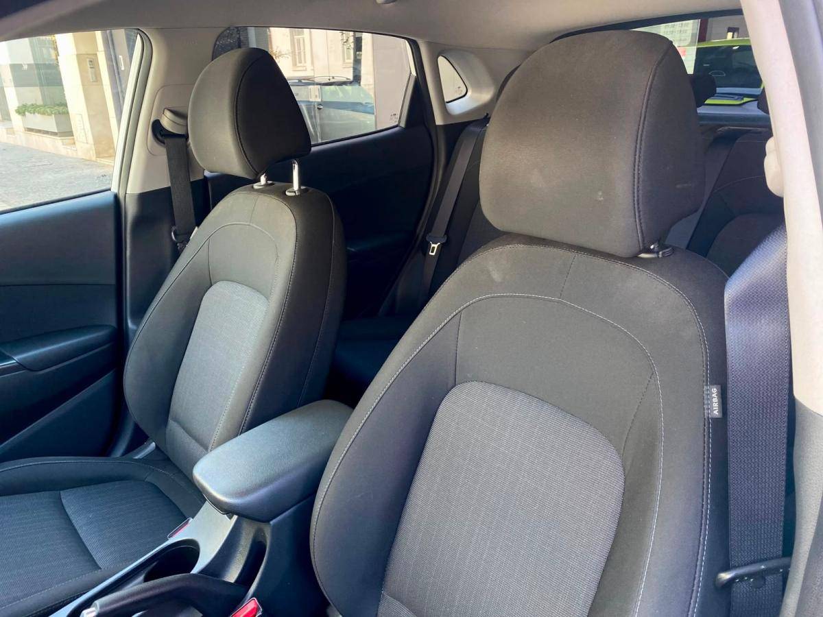 hyundai-kauai-2022-gasolina-998cc