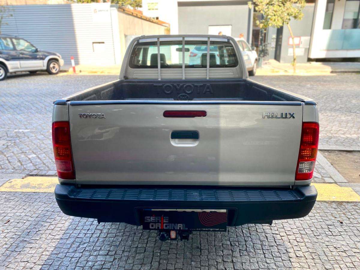 toyota-hilux-2007-diesel-2494cc