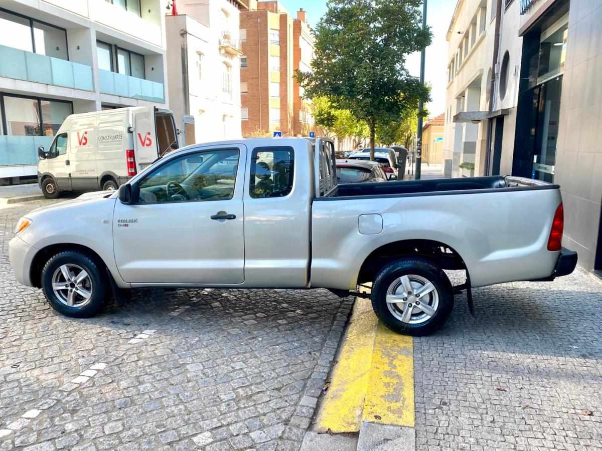 toyota-hilux-2007-diesel-2494cc