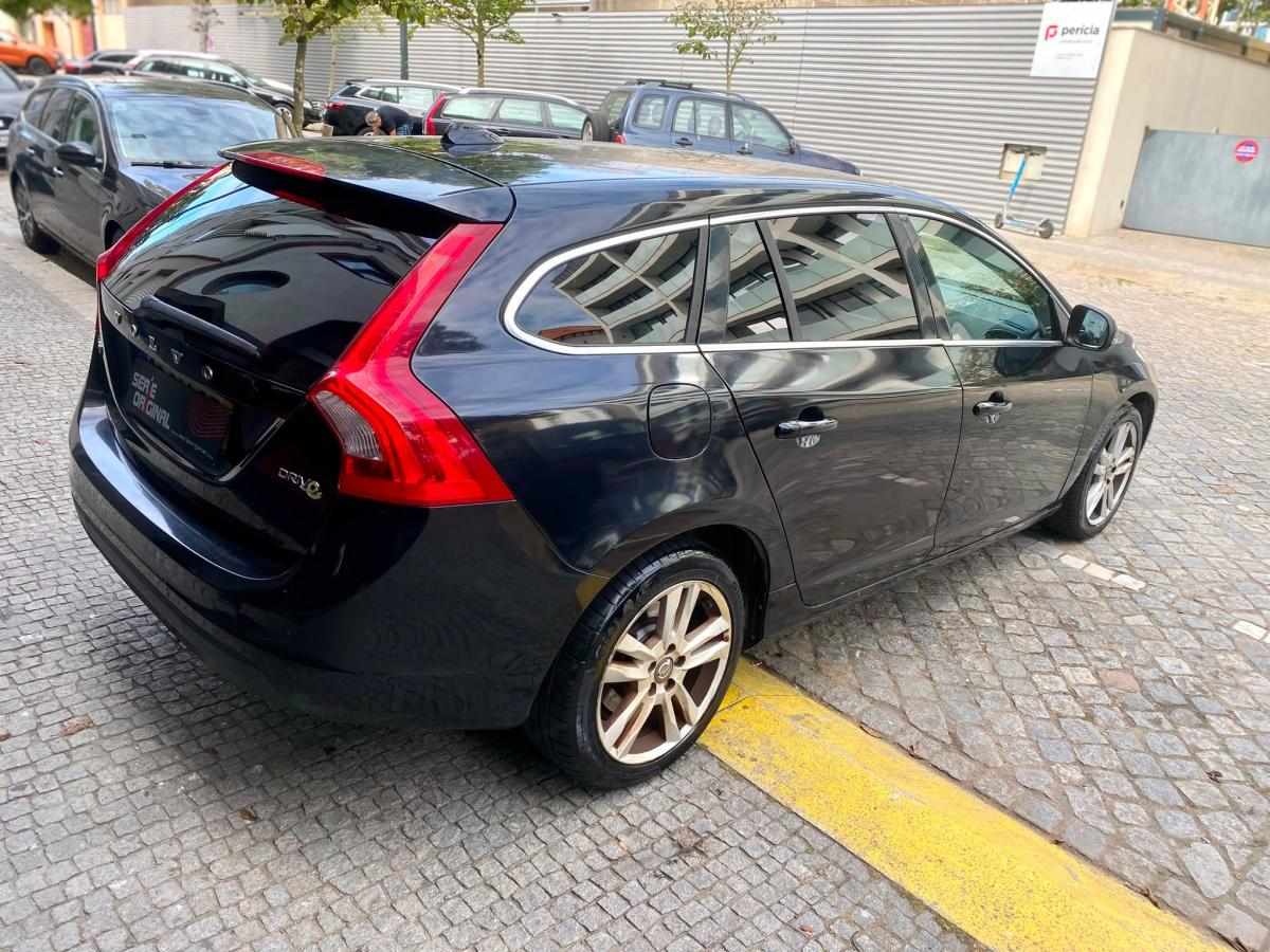 volvo-v60-2011-diesel-1560cc
