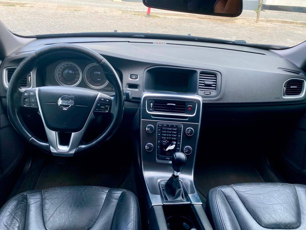 volvo-v60-2011-diesel-1560cc