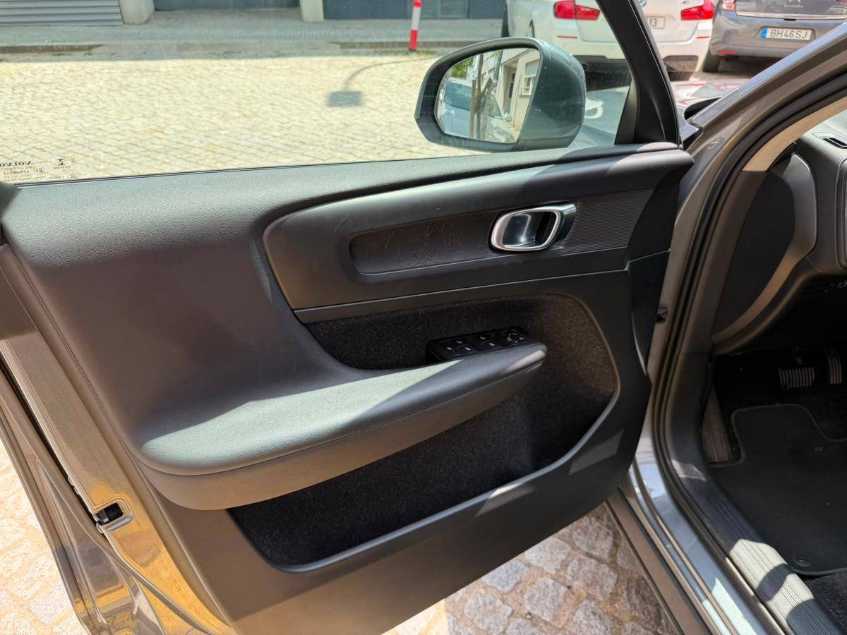 volvo-xc40-2019-diesel-1969cc