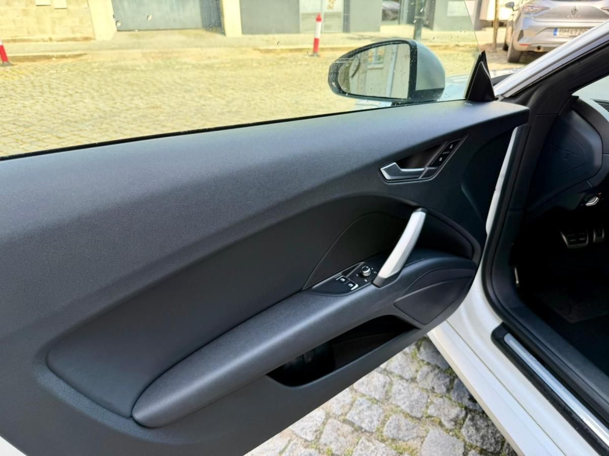 audi-tt-2015-gasolina-1984cc