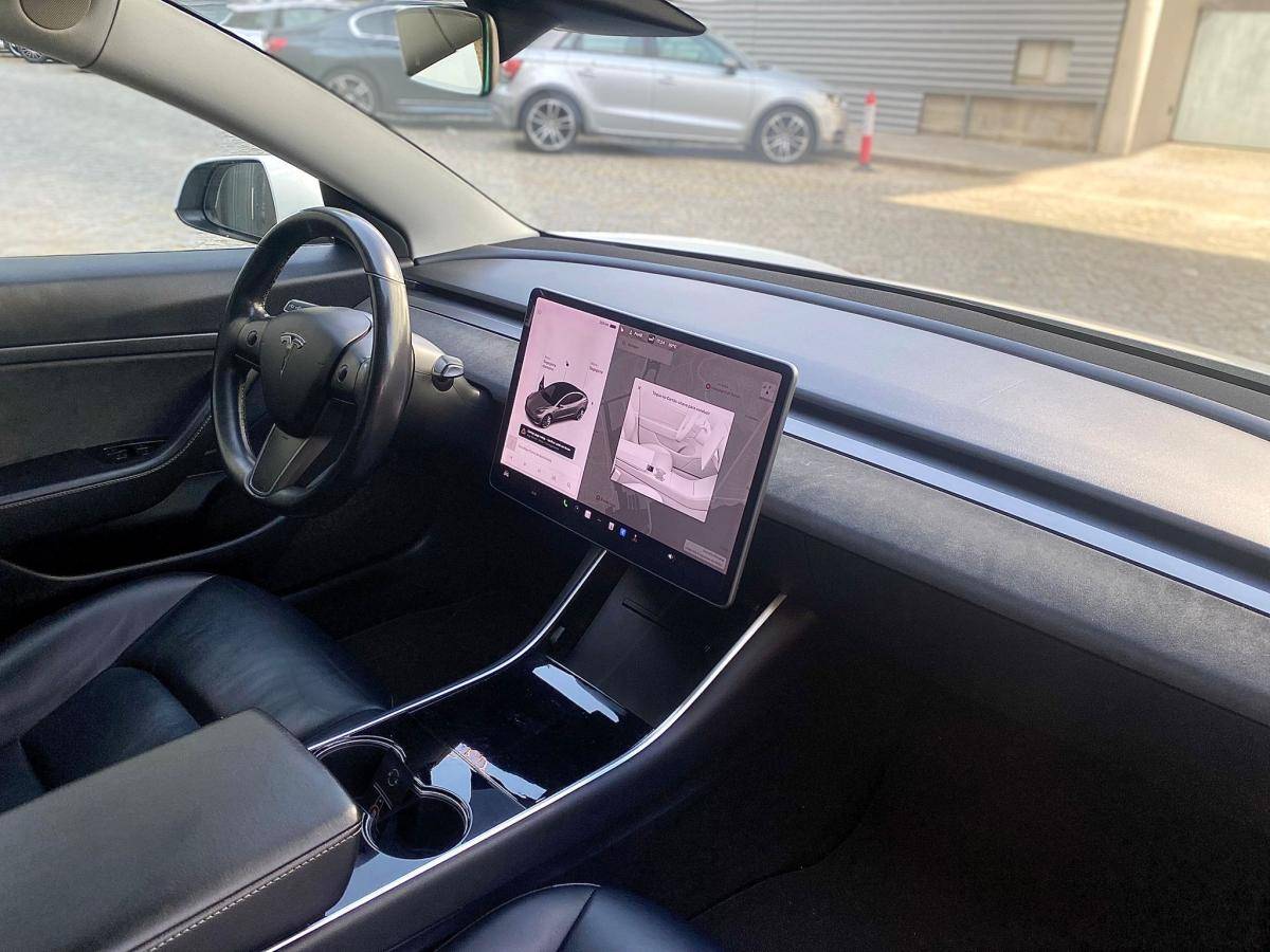 tesla-model-3-2019-eletrico-500cc