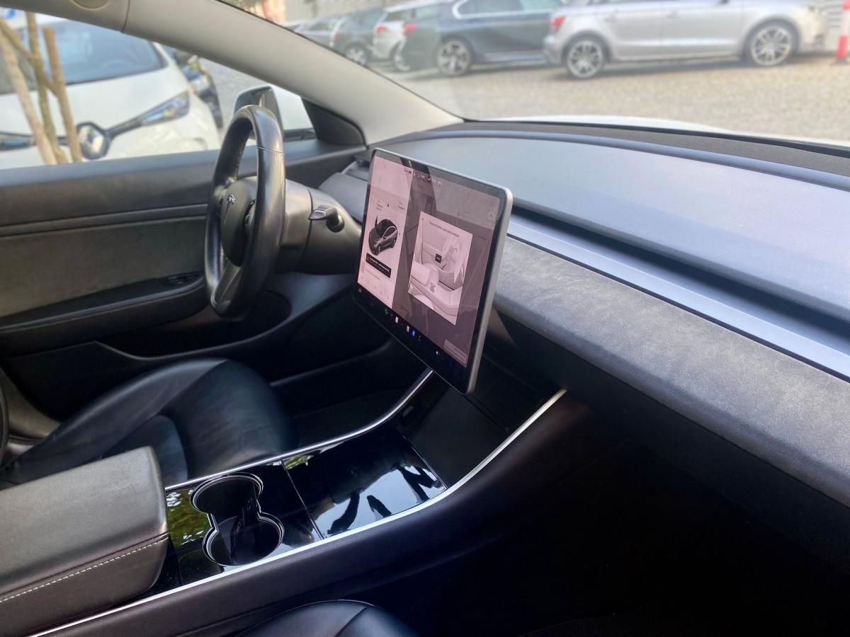tesla-model-3-2019-eletrico-500cc