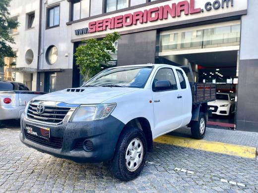 toyota-hilux-2013-diesel-2494cc
