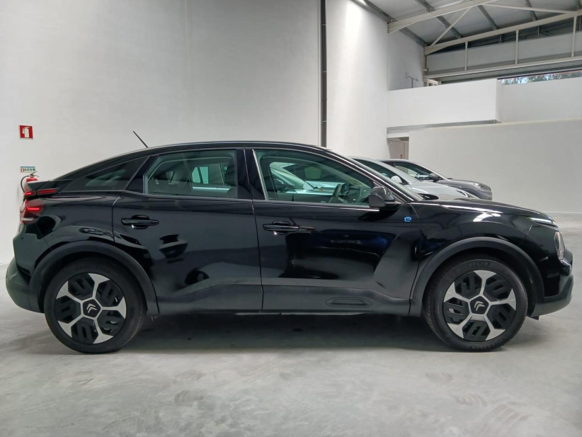 citroen-c4-2024-eletrico-136cc