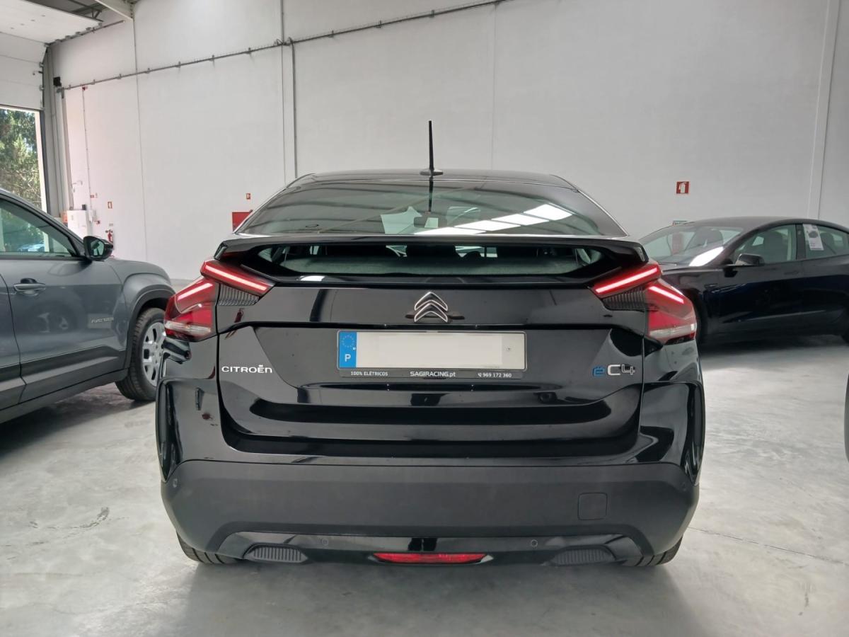 citroen-c4-2024-eletrico-136cc