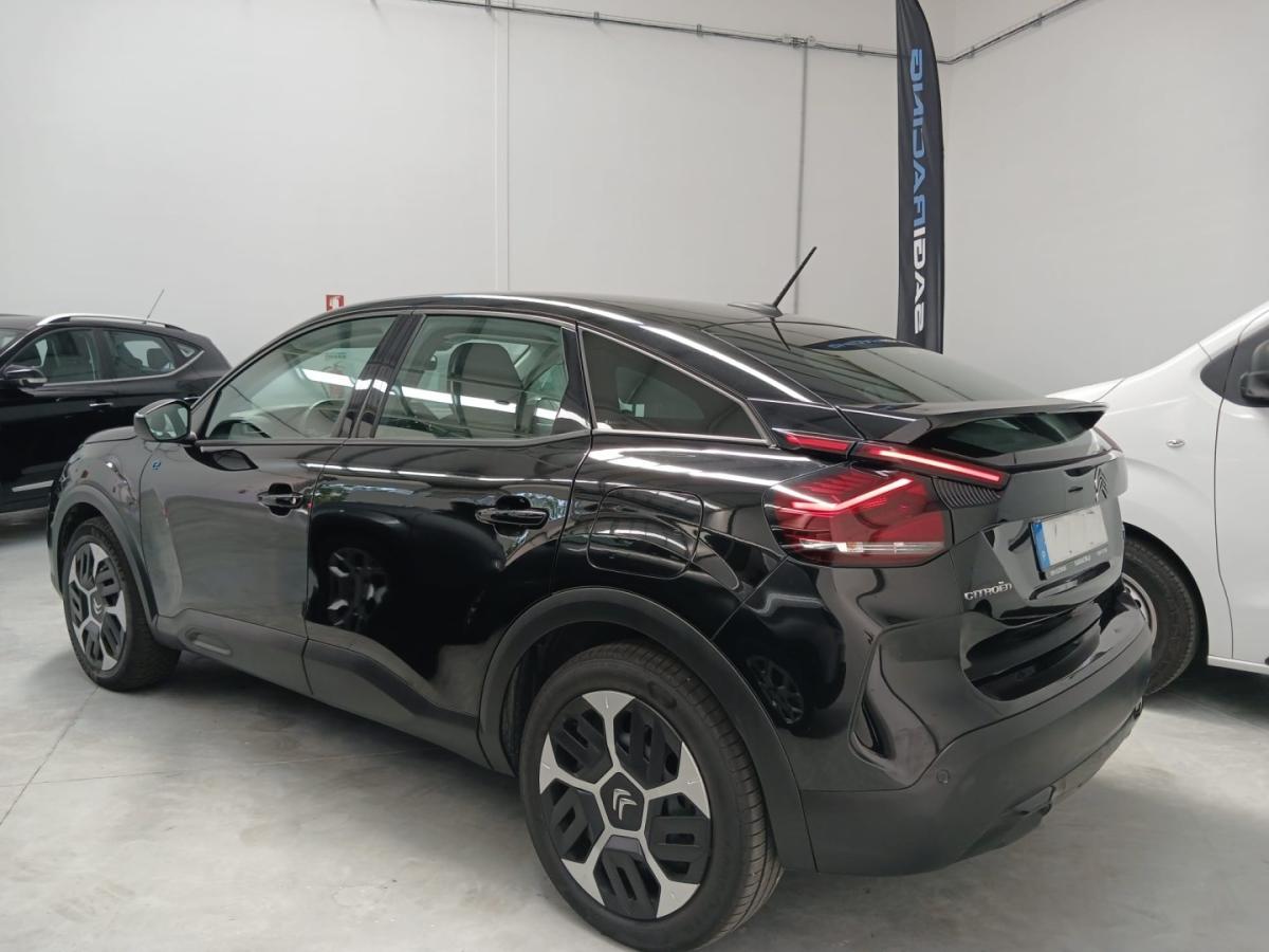 citroen-c4-2024-eletrico-136cc