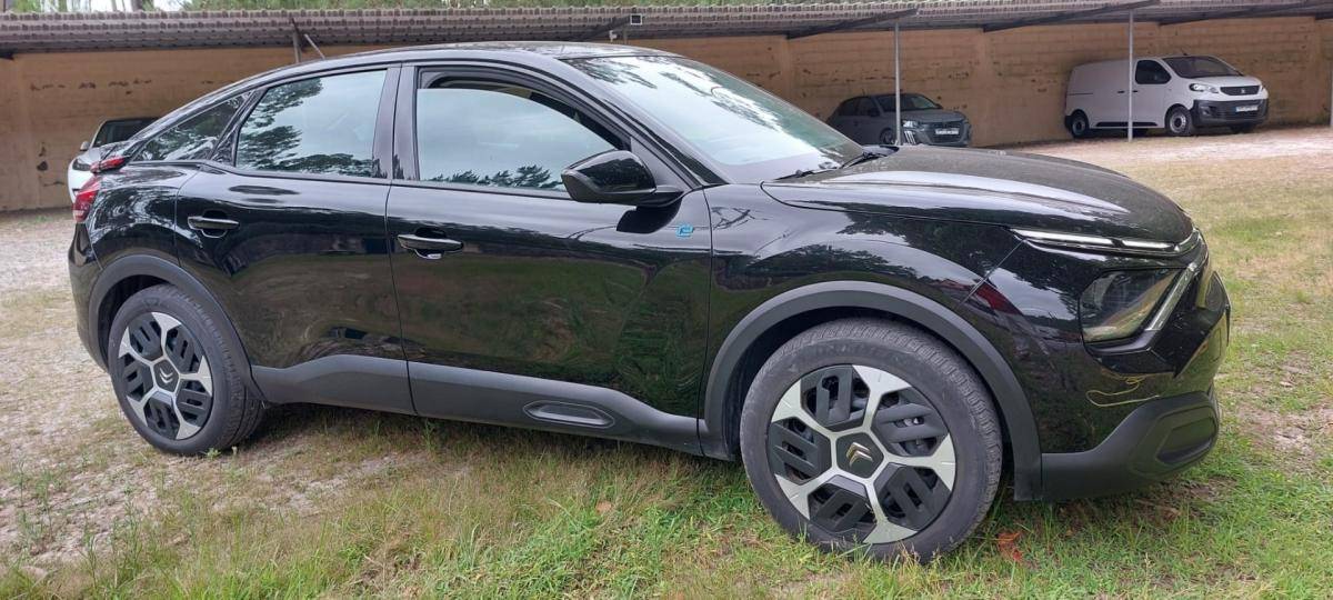 citroen-c4-2024-eletrico-136cc