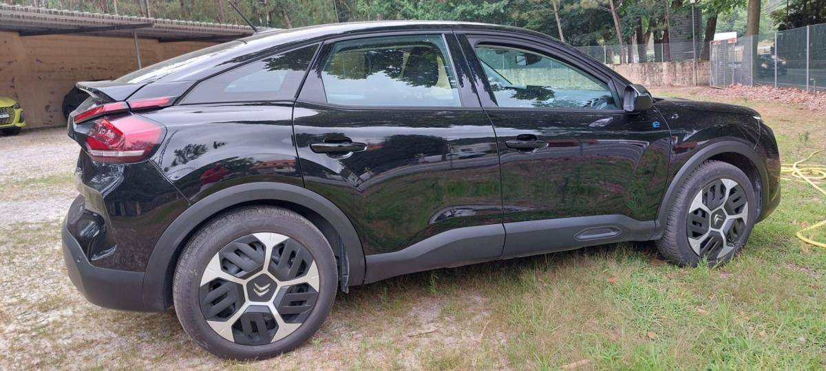 citroen-c4-2024-eletrico-136cc