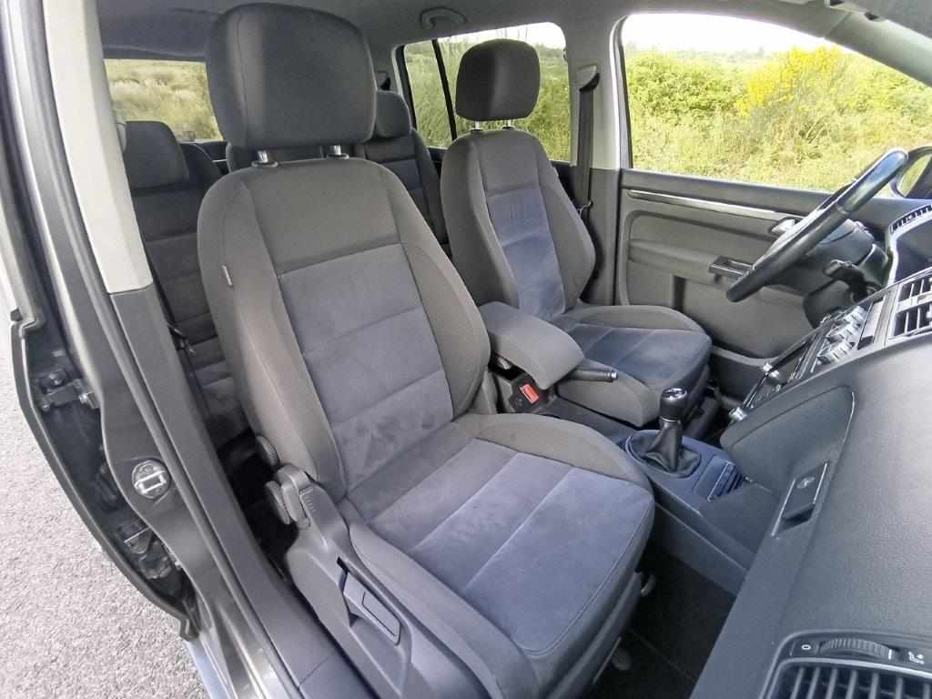 volkswagen-touran-1-6-105cv-2014-diesel-1598cc