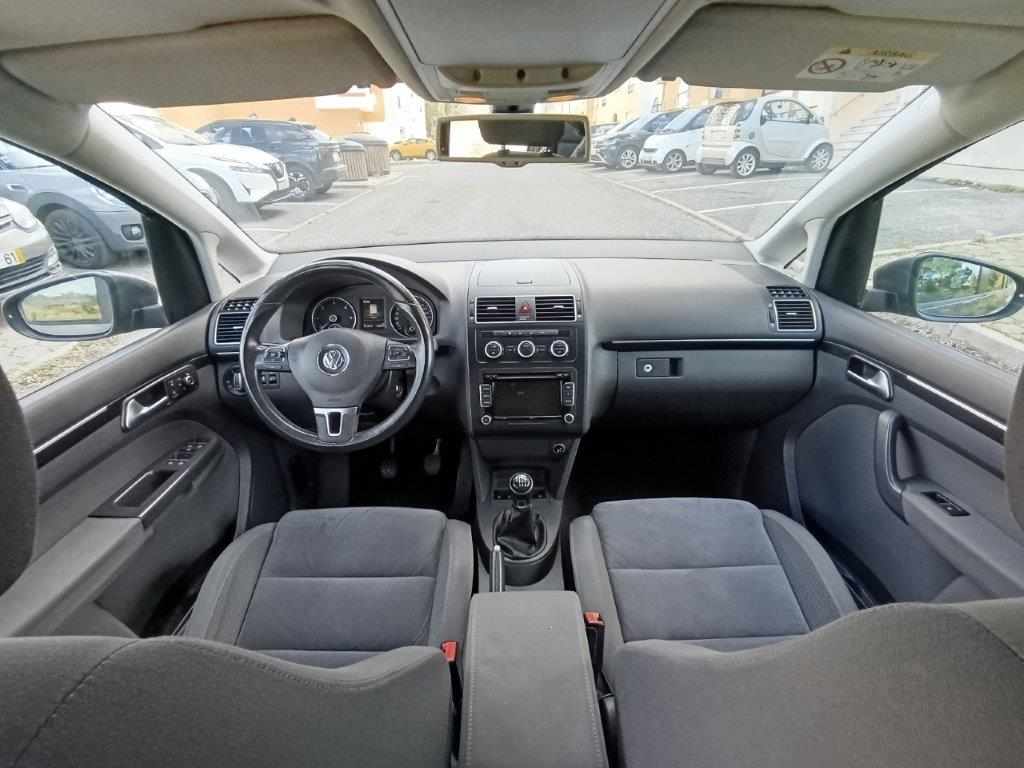 volkswagen-touran-1-6-105cv-2014-diesel-1598cc