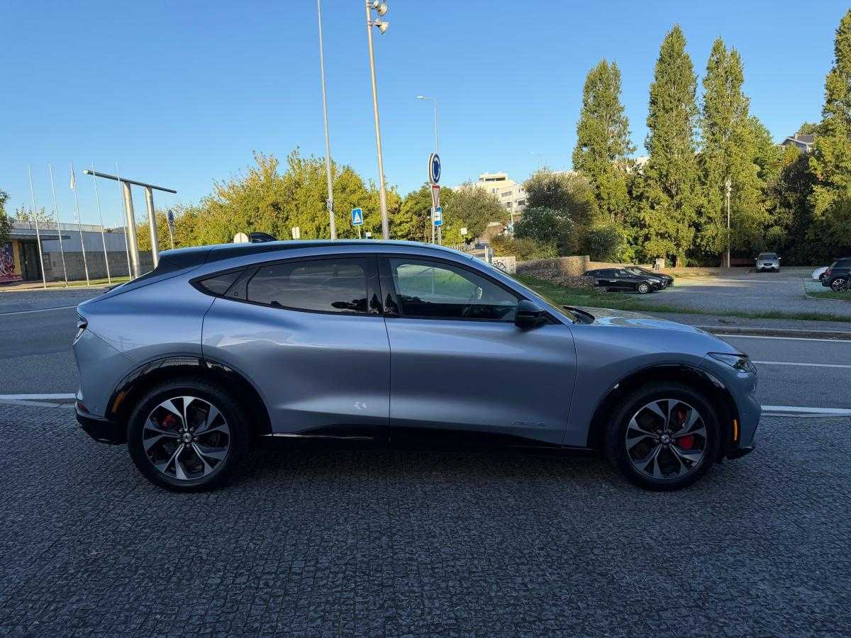 ford-mustang-2022-eletrico-0cc