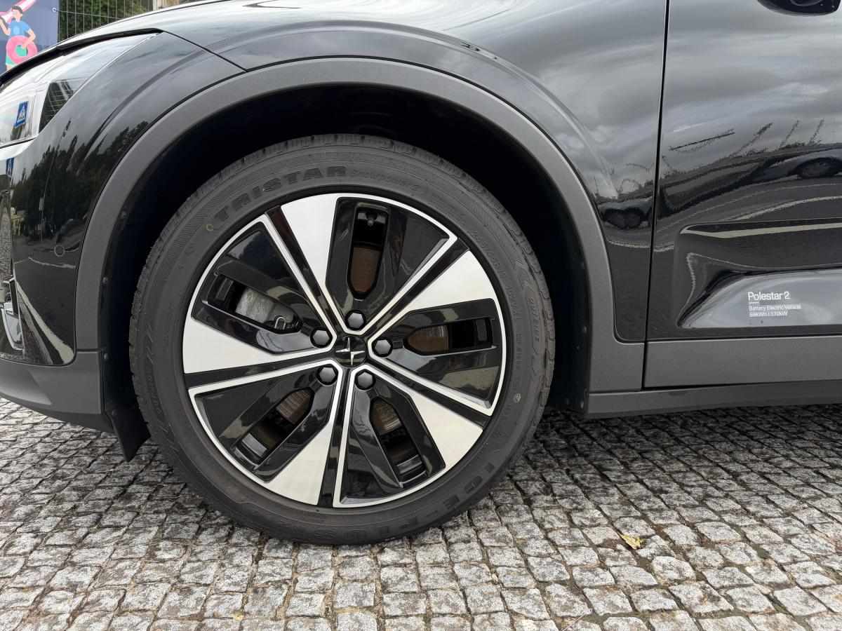 polestar-2-2023-eletrico-500cc