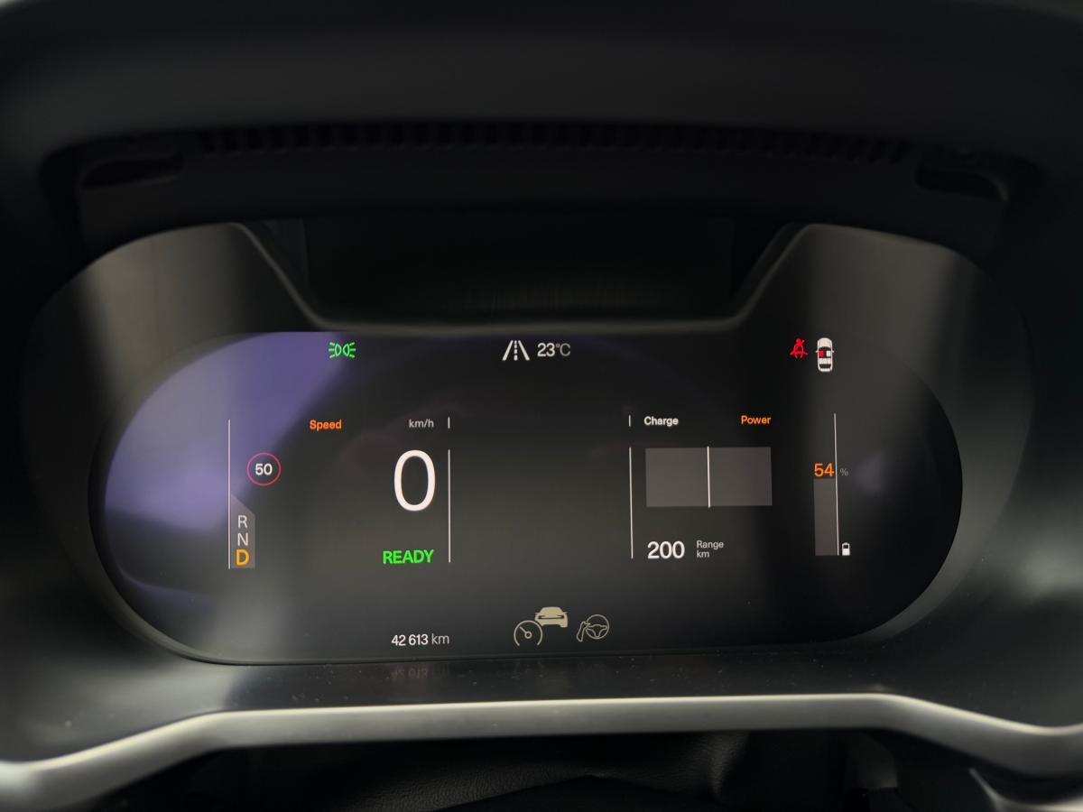 polestar-2-2023-eletrico-500cc