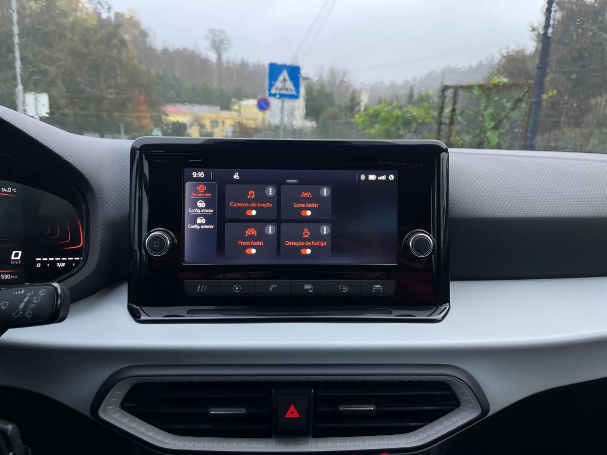 seat-arona-2023-gasolina-999cc