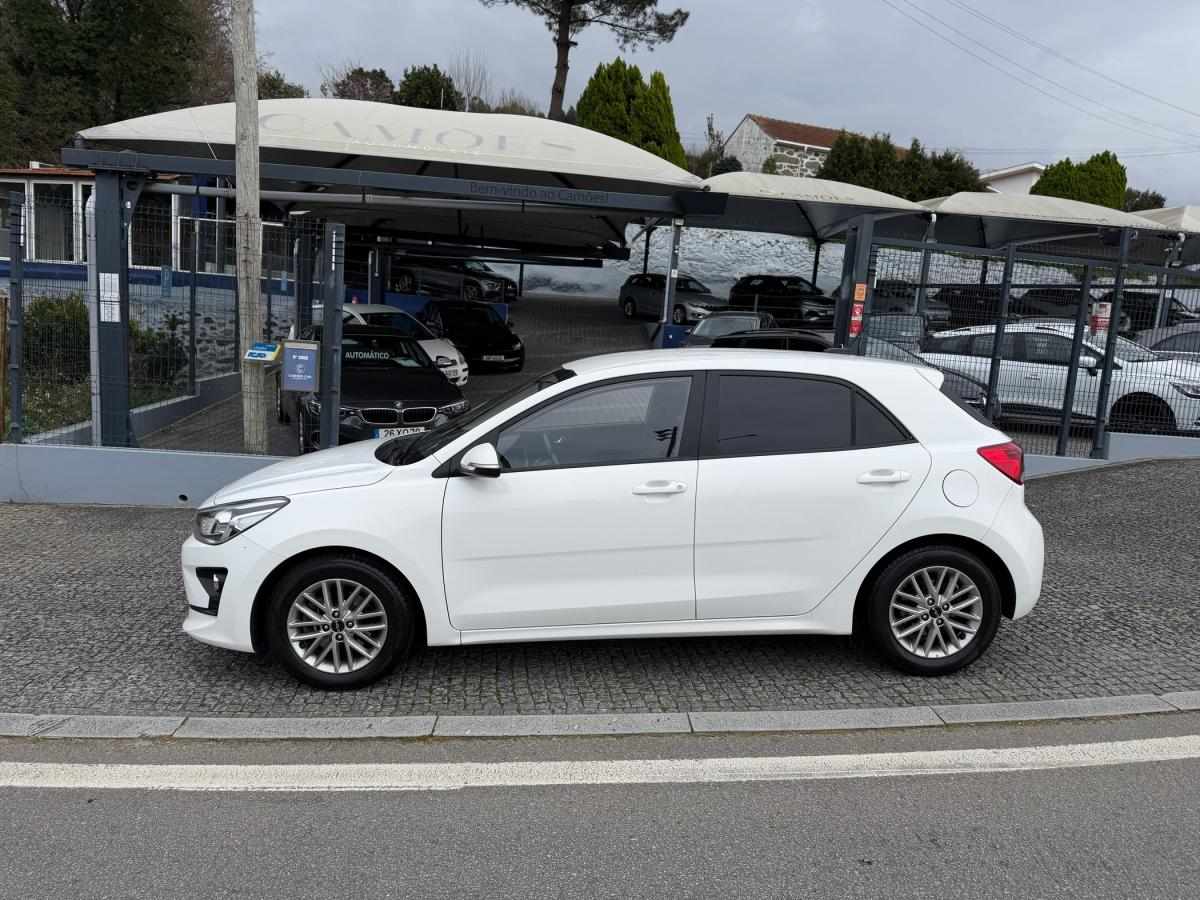 kia-rio-2022-gasolina-998cc