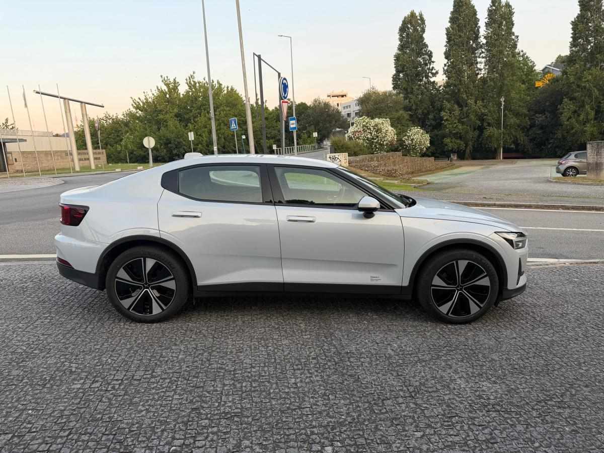 polestar-2-2023-eletrico-500cc