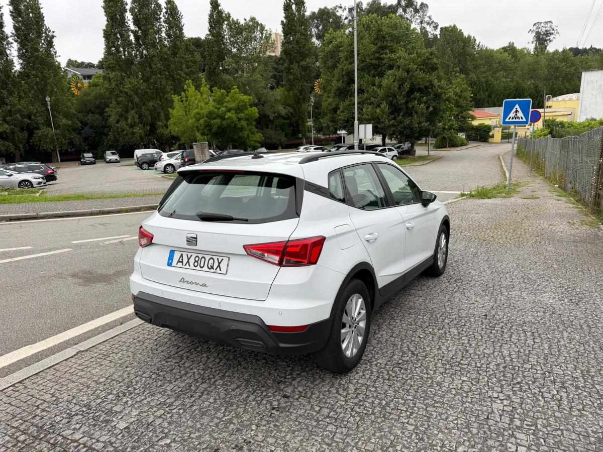 seat-arona-2023-gasolina-999cc