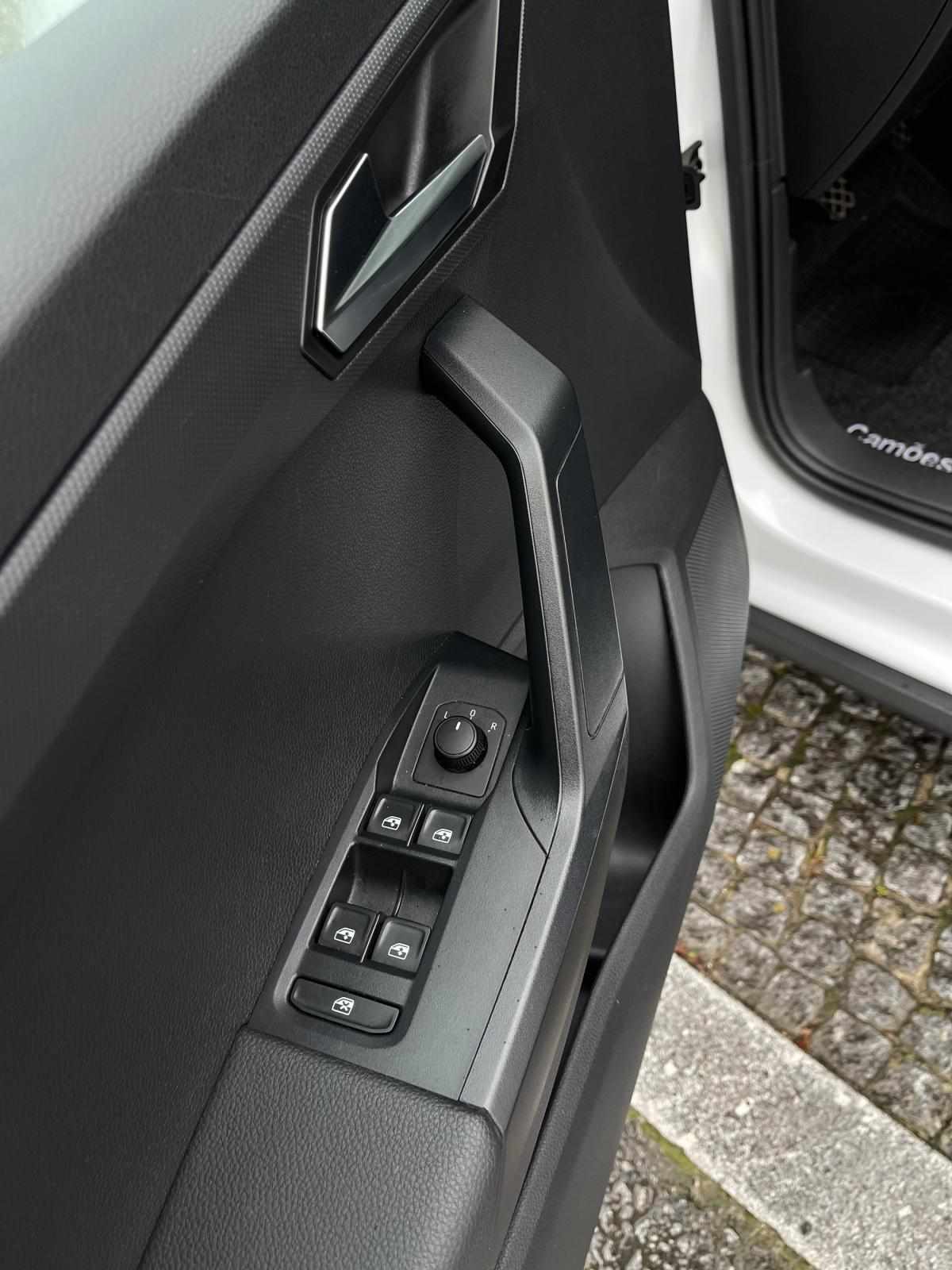 seat-arona-2023-gasolina-999cc
