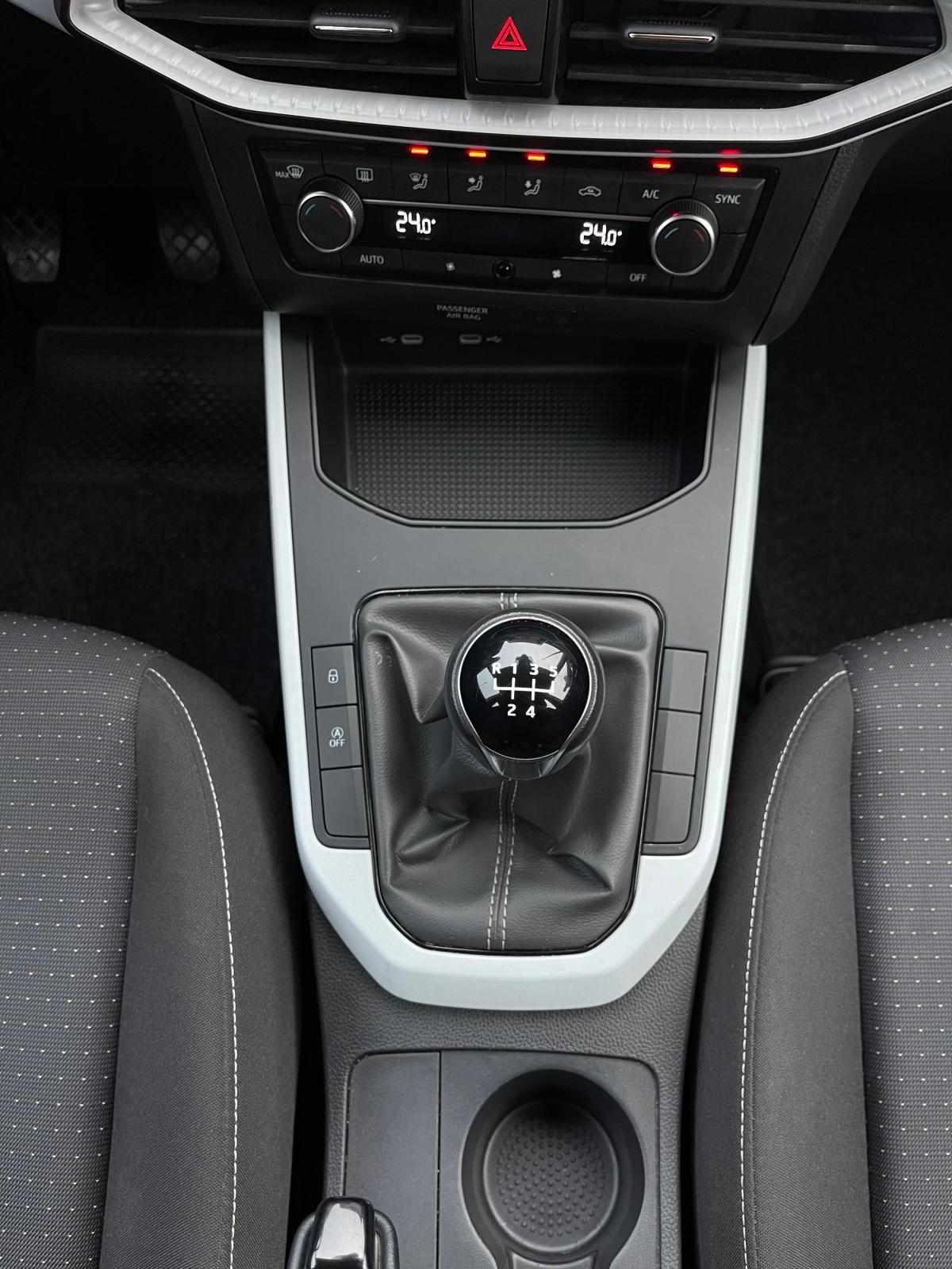 seat-arona-2023-gasolina-999cc
