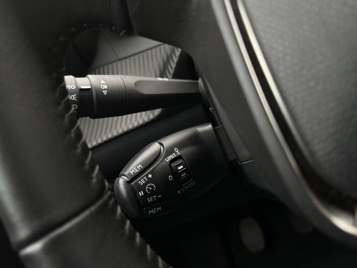 peugeot-208-2023-gasolina-1199cc