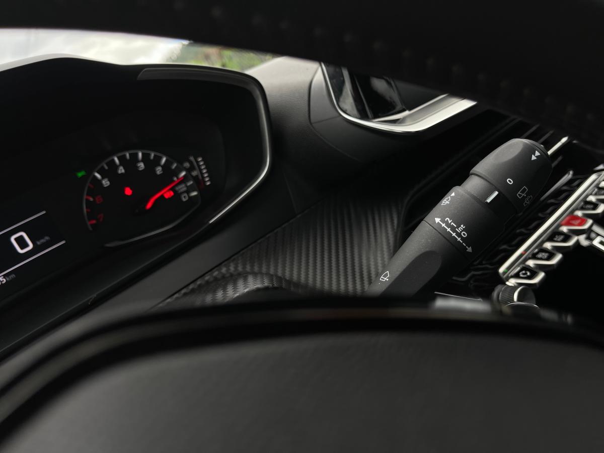 peugeot-208-2023-gasolina-1199cc